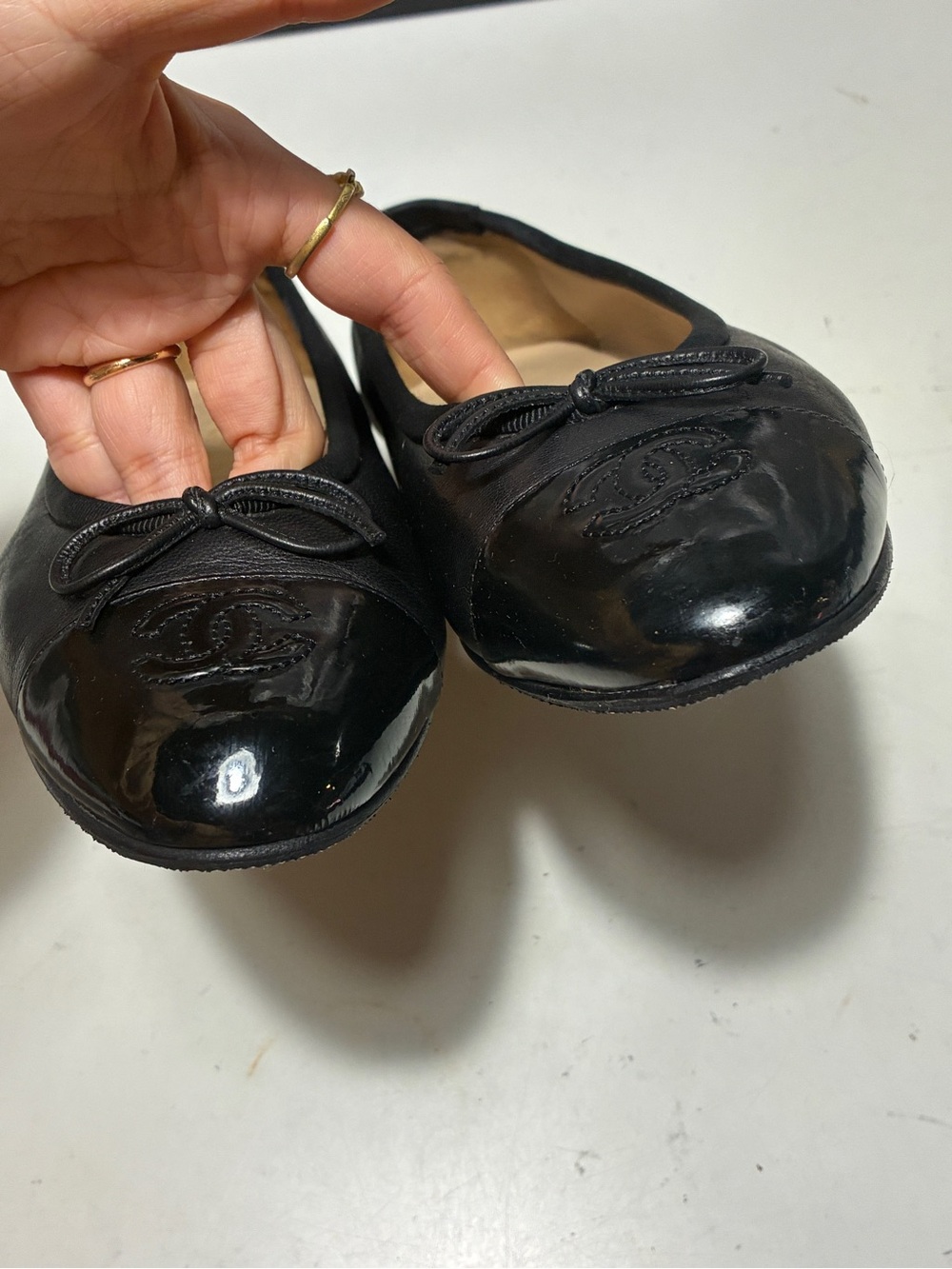 CHANEL Black Ballet Flats with Patent Cap-Toe - Picture 2 of 14